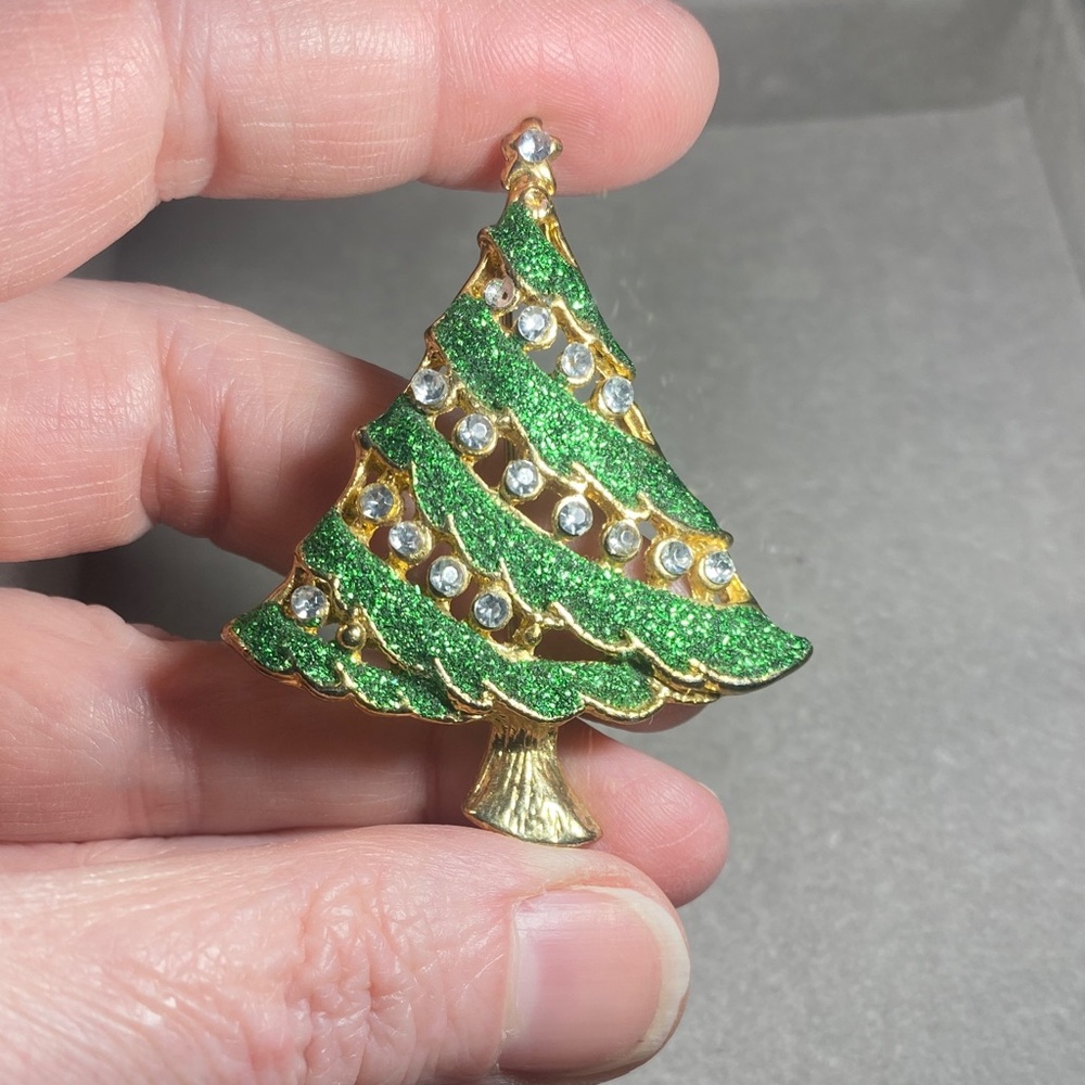 Vintage 1955 Christmas Glittery Green & Rhinestone Tree Brooch